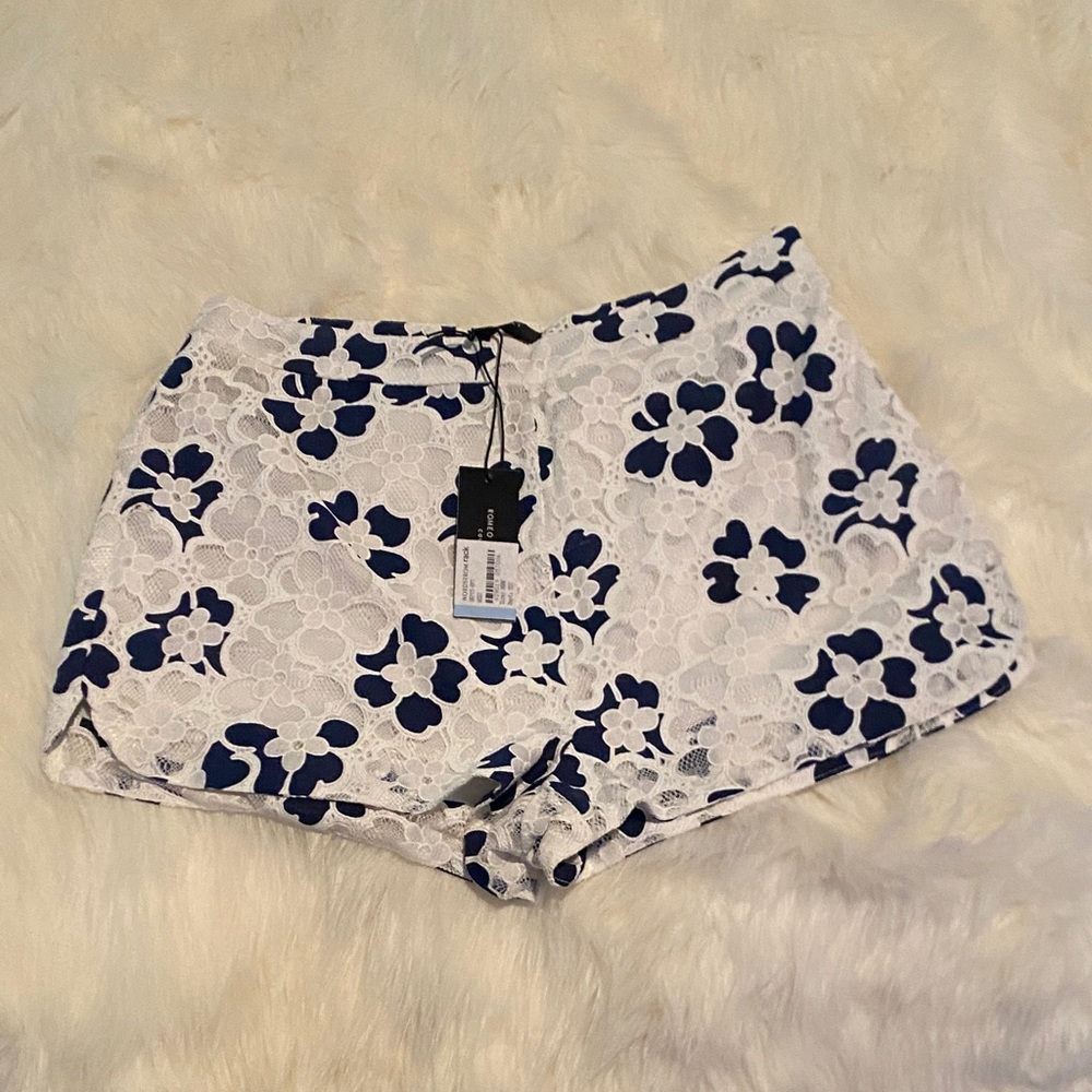 Romeo & Juliet Couture White and Blue Floral Lace High Waist Shorts